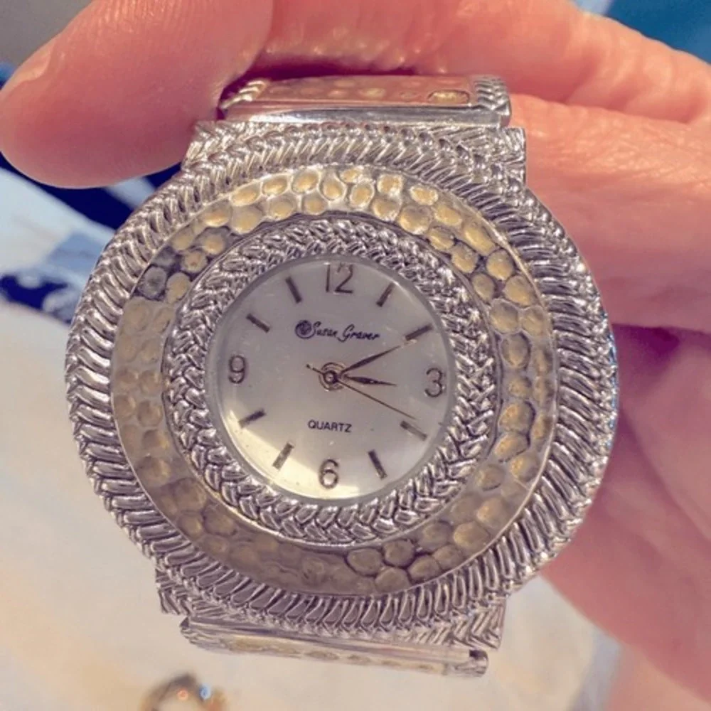 VTG SUSAN GRAVER HAMMERED MOTHER OF PEARL WATCH/CUFF BRACELET new battery